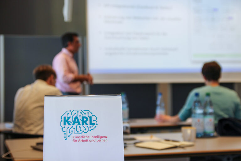 © CyberForum   Über gezielte Workshopformate und andere Angebote bringt KARL den menschenzentrierten KI-Einsatz in die Anwendung